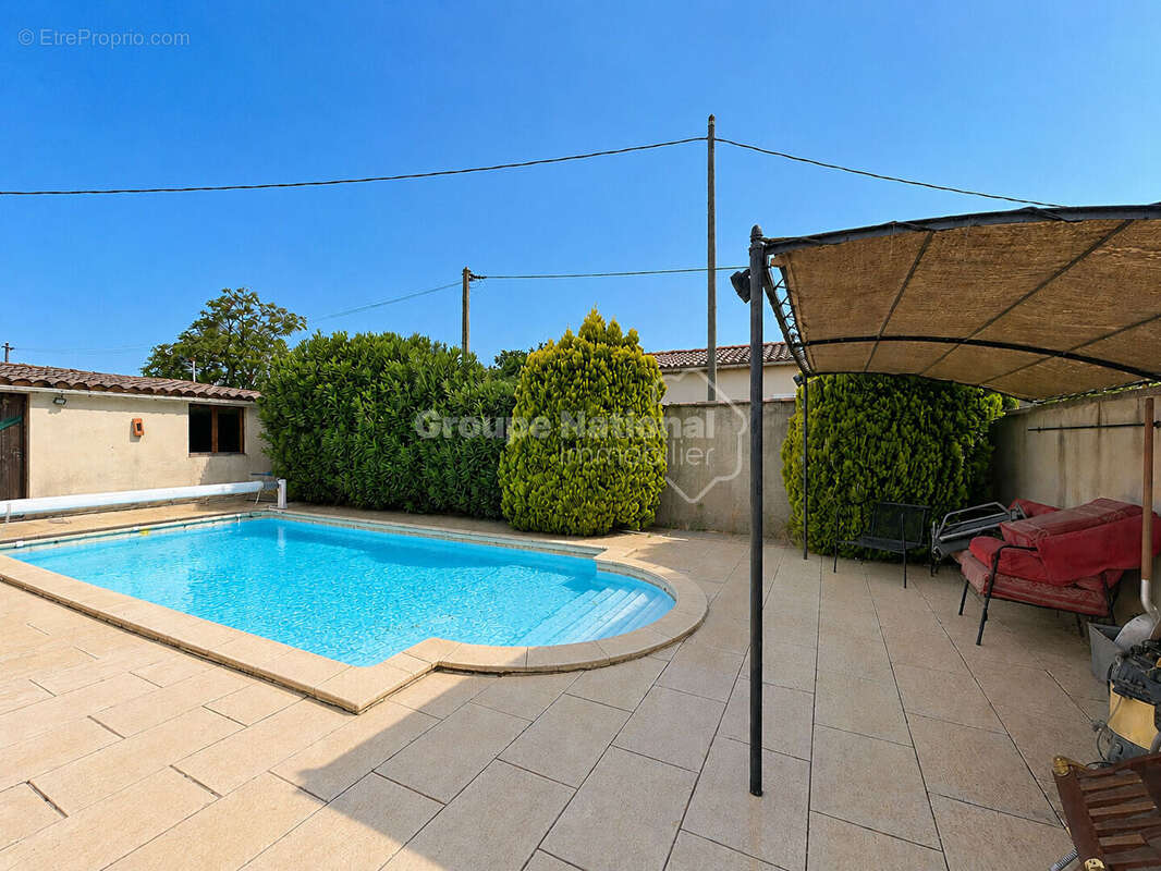 Maison 277 m² à Beaucaire  - photo 2