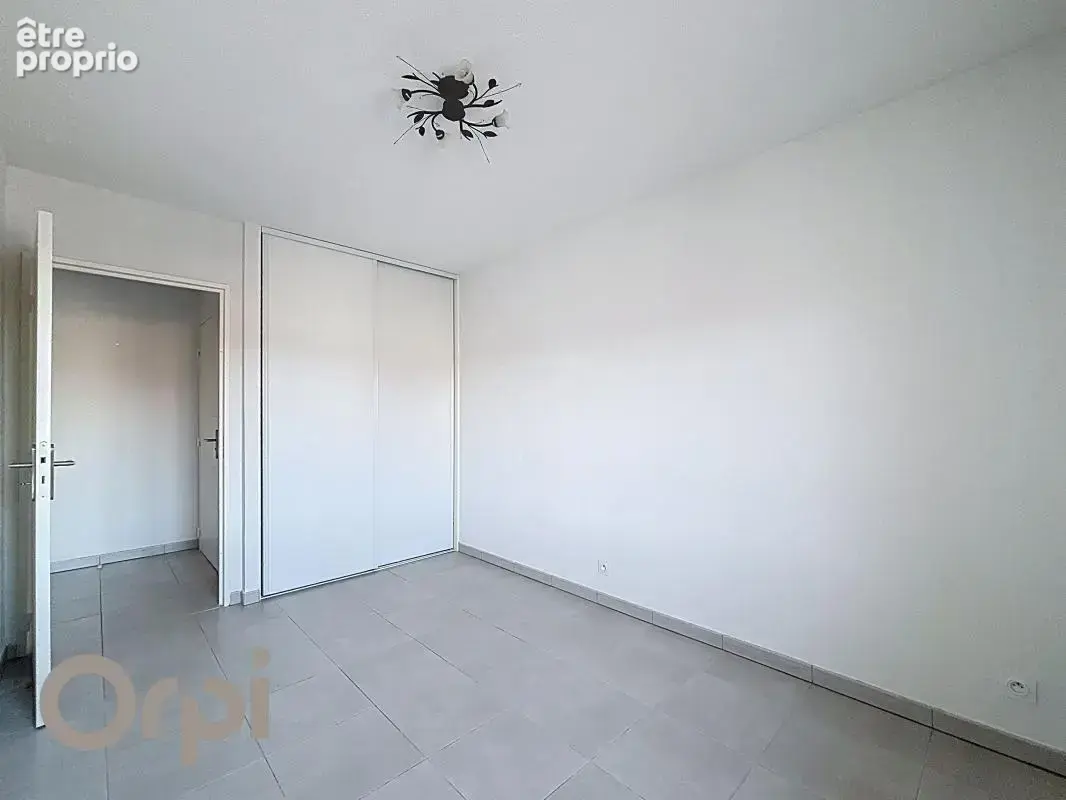 Appartement 3 pièces en dernier étage avec terrasse et garage – Roquebrune-sur-Argens - photo 7