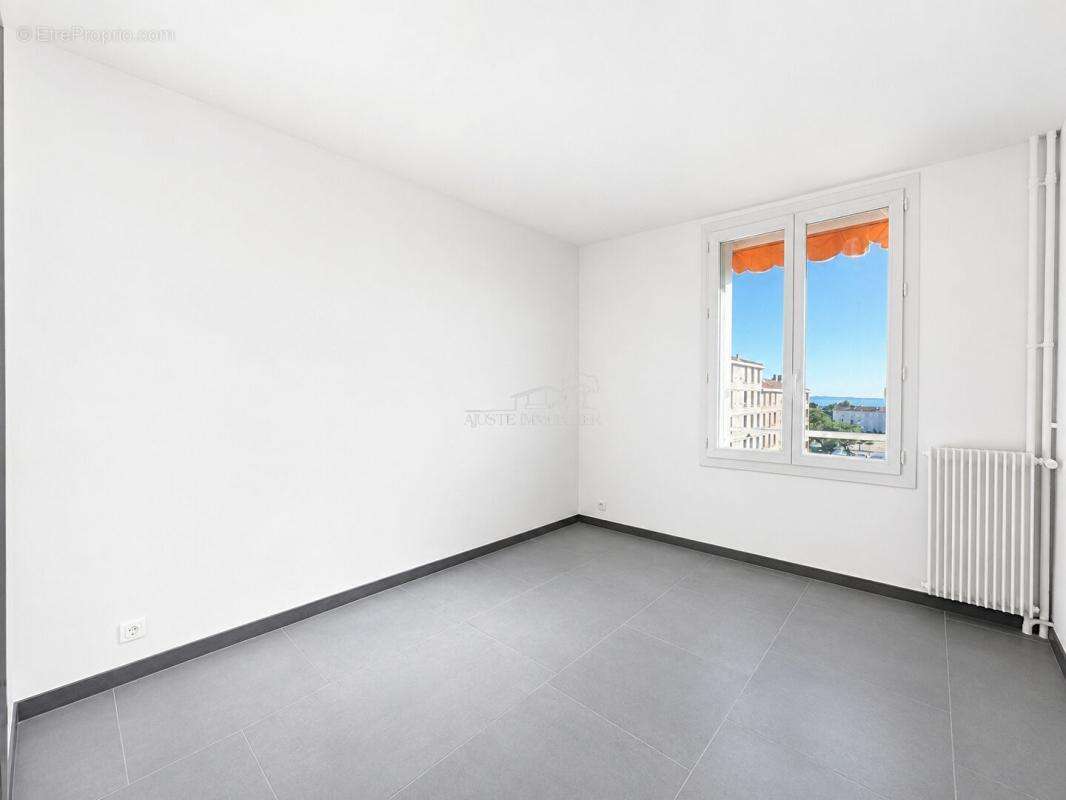 VITROLLES ? Secteur recherché du Rocher ? Appartement T4 rénové avec vue dégagée - photo 10