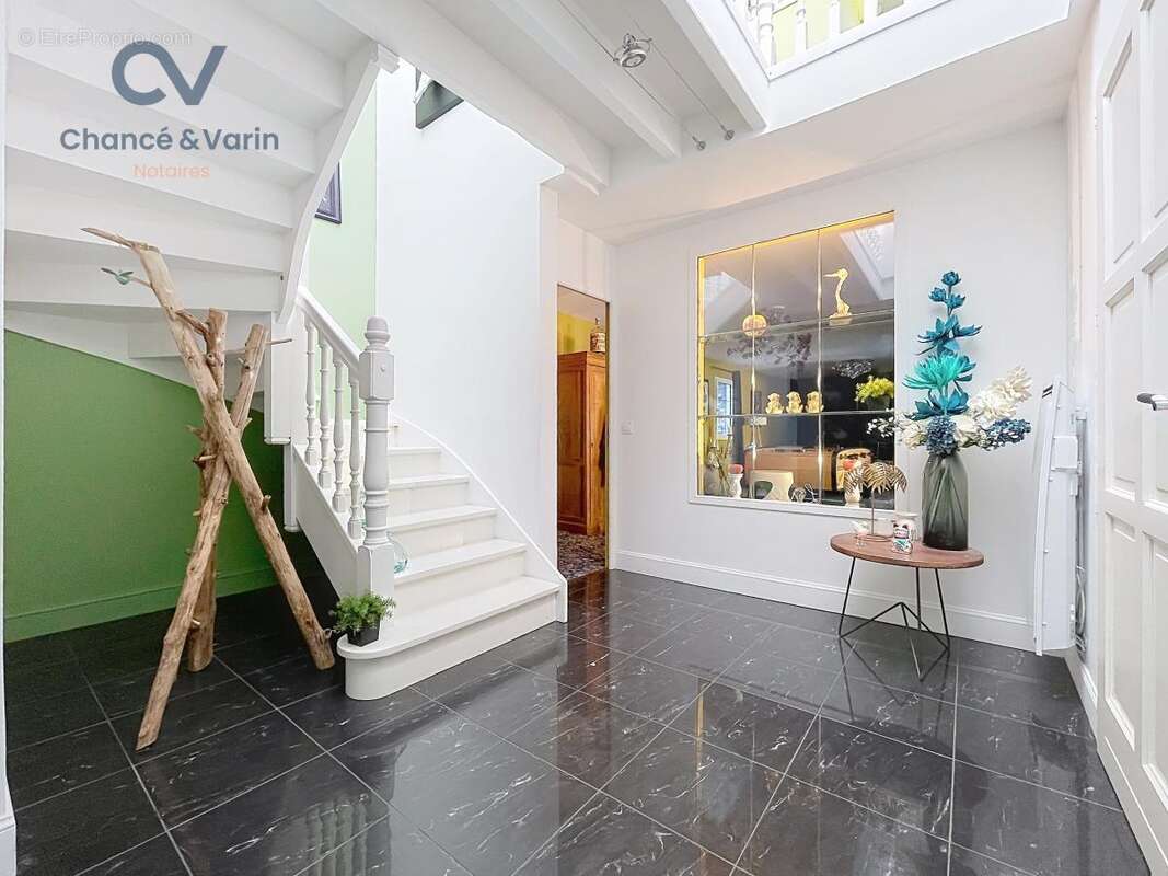 Maison 255 m² à Lisieux  - photo 2