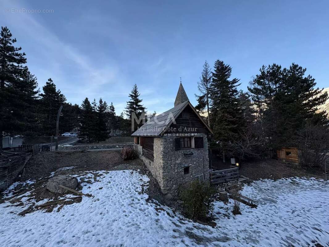 Appartement à SAINT-ETIENNE-DE-TINEE