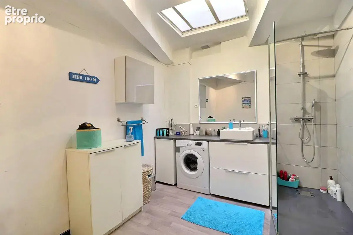 Centre ville sanary sur mer - appartement de type 3 - - photo 12