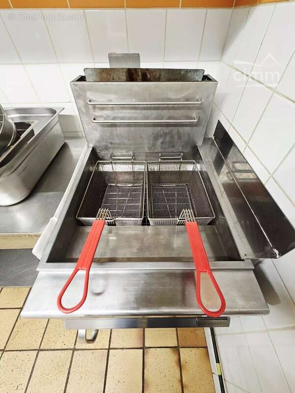 Commerce à MONTIGNAC