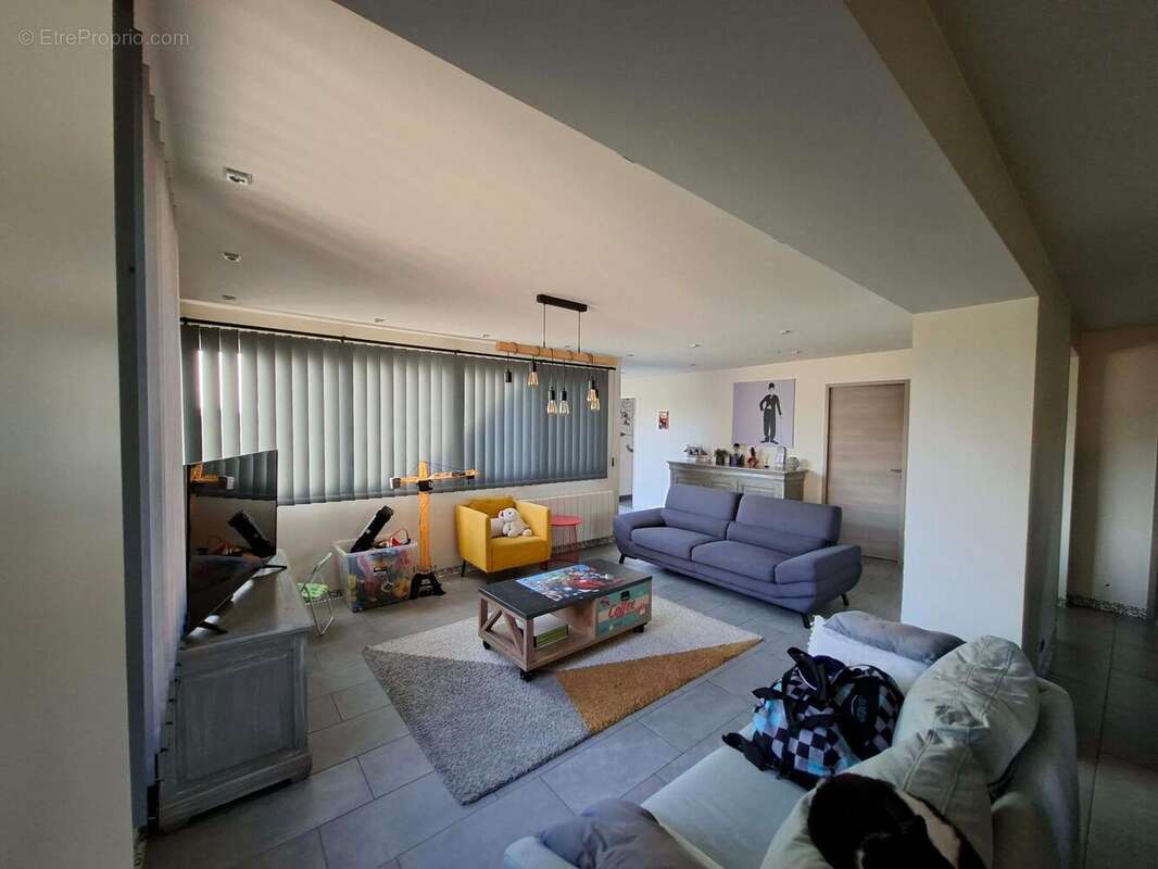 Maison 147 m² à Saint-Antonin-De-Sommaire  - photo 3
