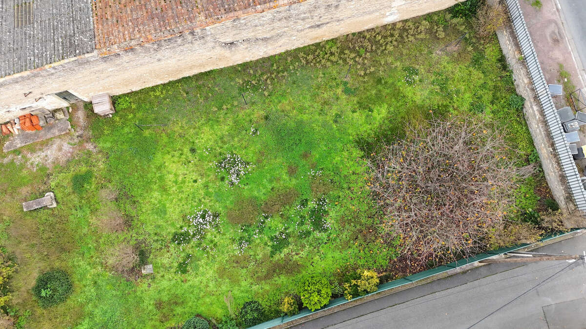 Terrain à JAUNAY-CLAN