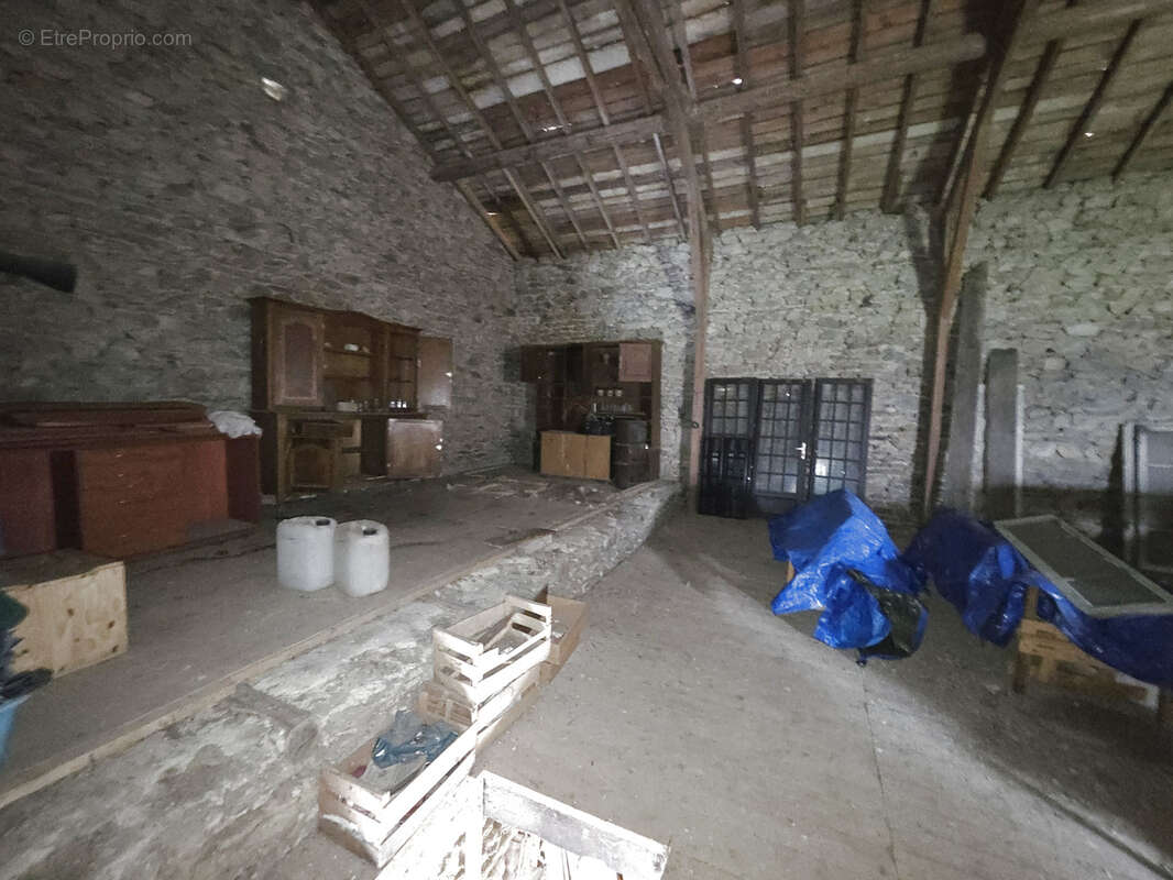 Autre à CHAMPAGNAC-LE-VIEUX