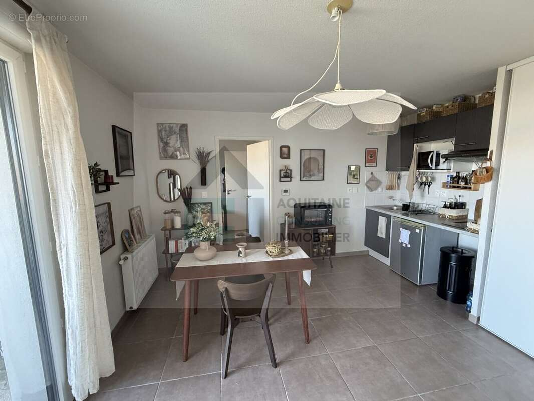 Appartement à BEAUZELLE