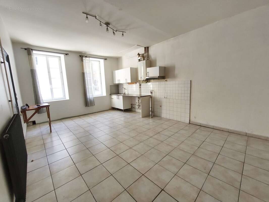 Maison à VILLEFRANCHE-DE-LONCHAT