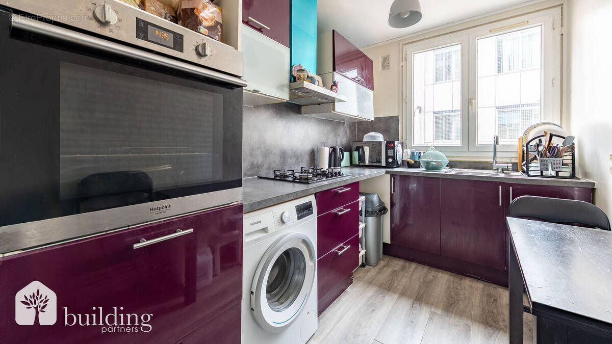 Appartement à PARIS-17E