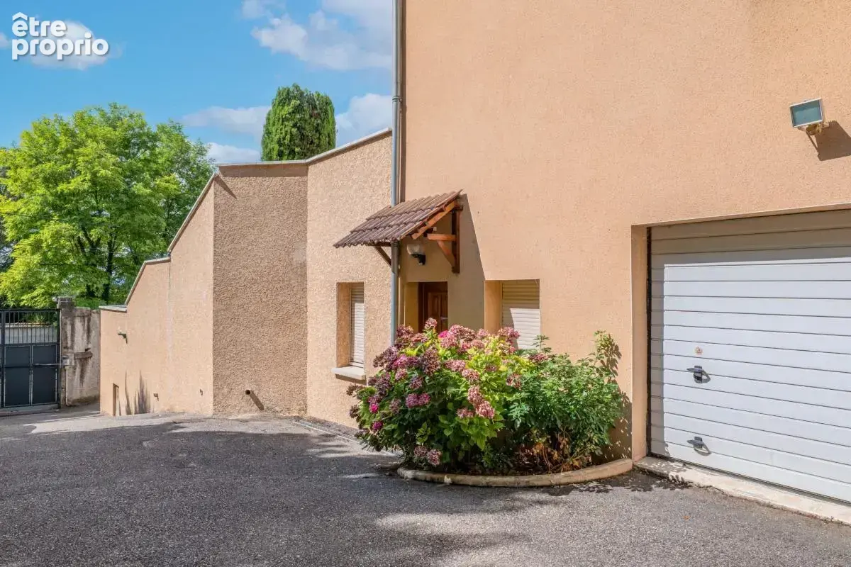 69110 saint foy les lyon - maison + appartement - piscine - garage - jardin - vue panoramique - proche des commodites - calme - photo 30