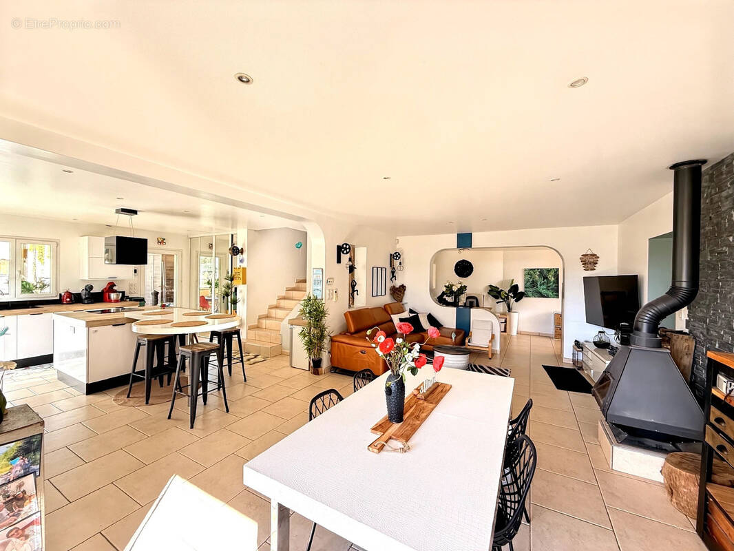 Maison à BORMES-LES-MIMOSAS