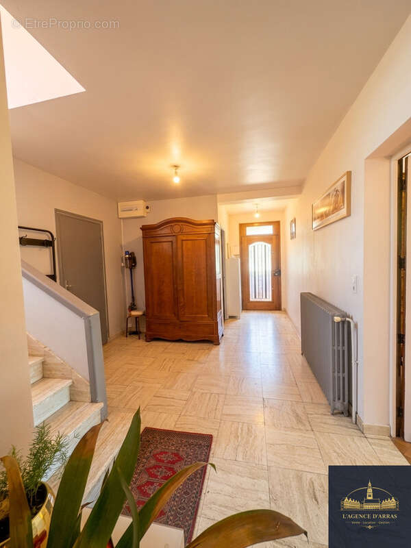 EXCLUSIVITÉ   Grande maison familiale de 210 m2 avec 6 chambres, jardin, à moins de 15 min à pied de la gare - photo 8