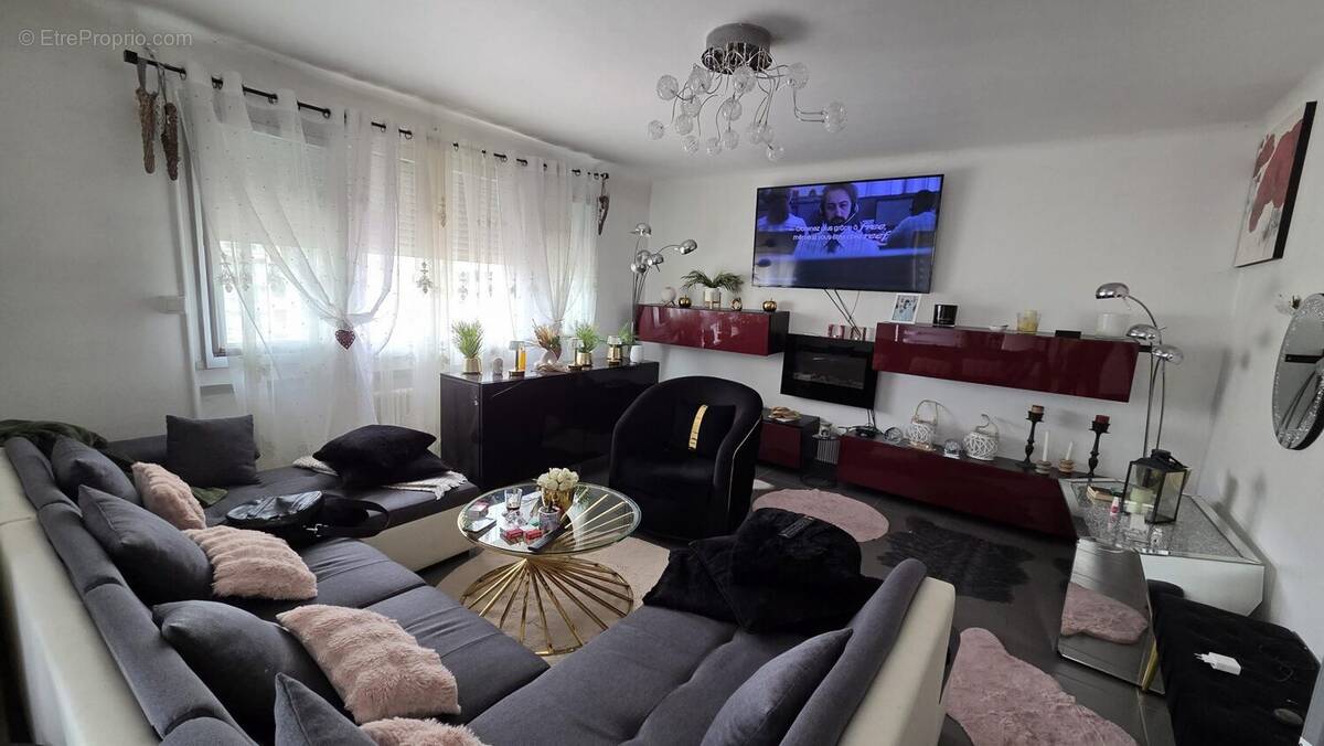Appartement à SAINT-ETIENNE