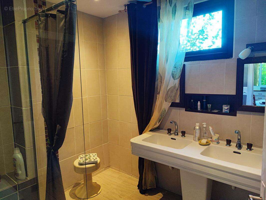 LOUDEAC - Ensemble immobilier - Maison - Entrepôt - photo 7