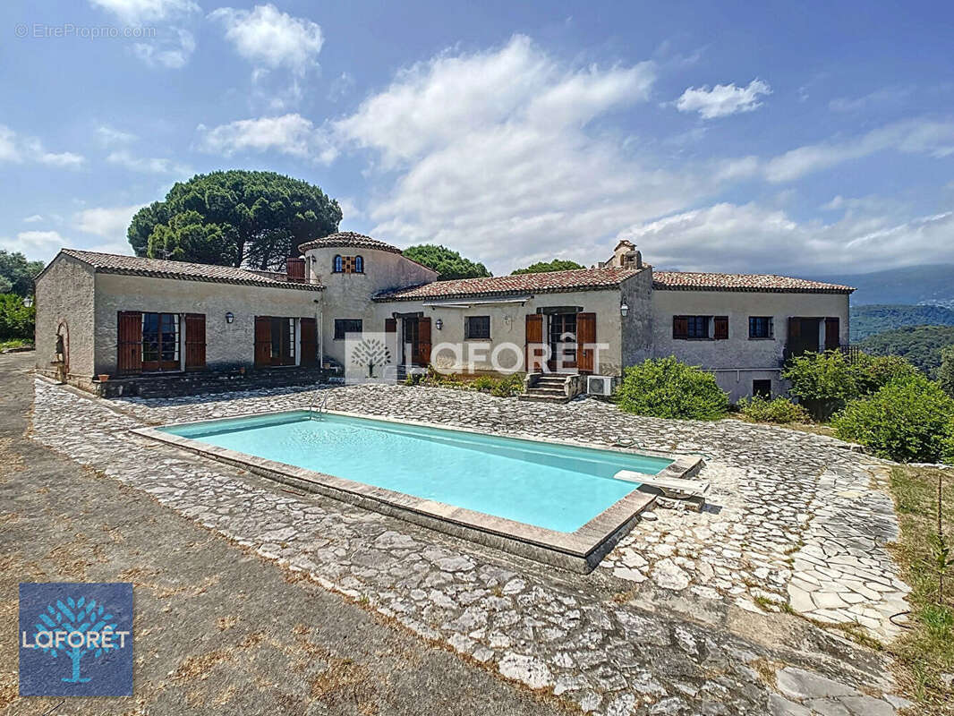 Maison à ROQUEFORT-LES-PINS