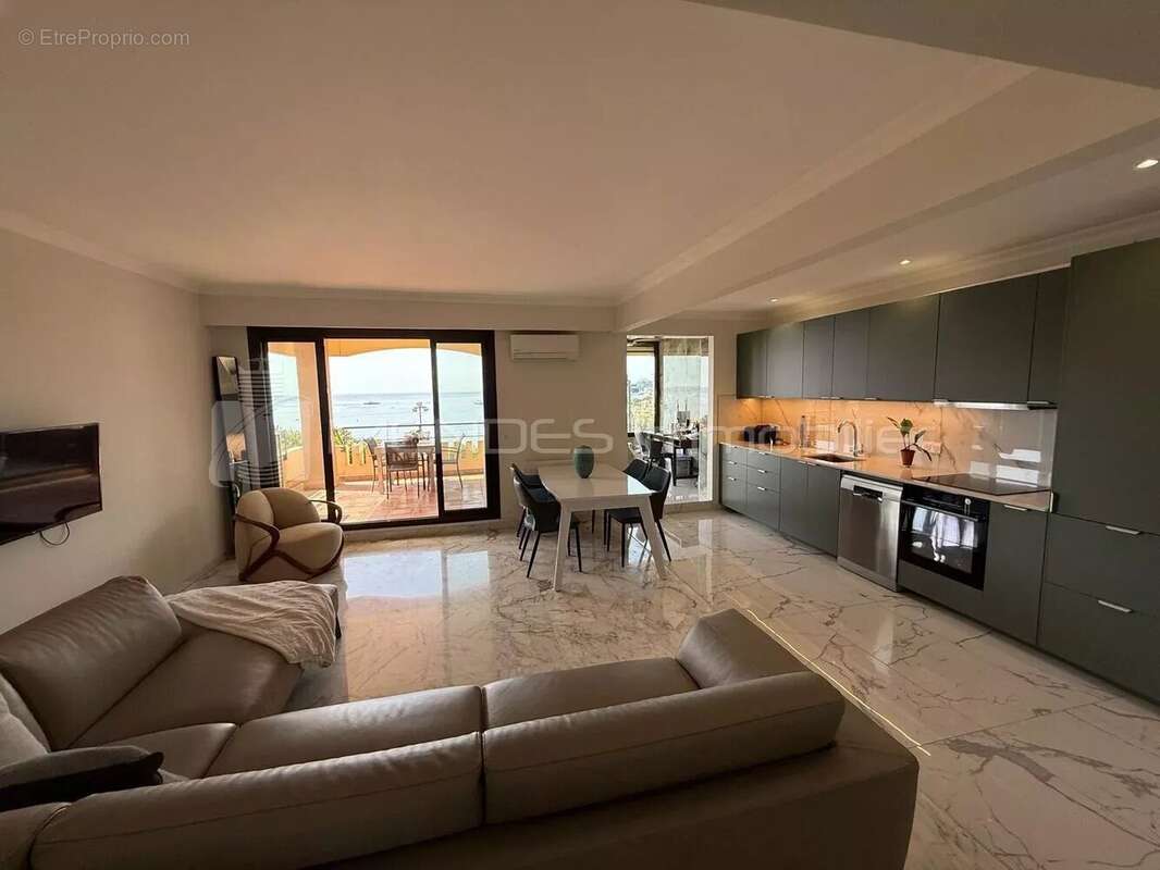 Appartement à ROQUEBRUNE-CAP-MARTIN