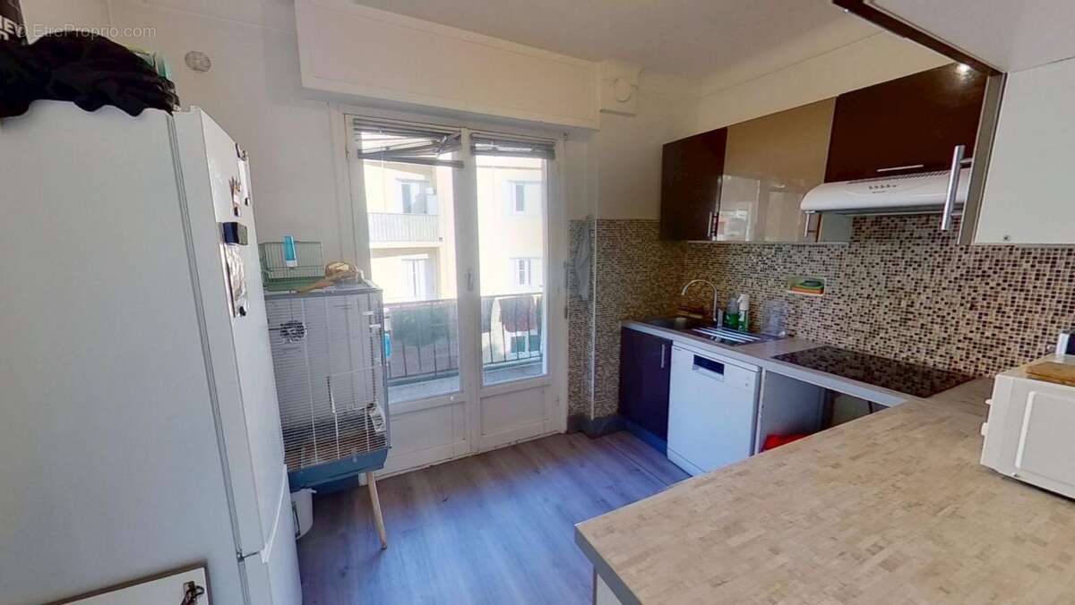 Appartement à CONTES