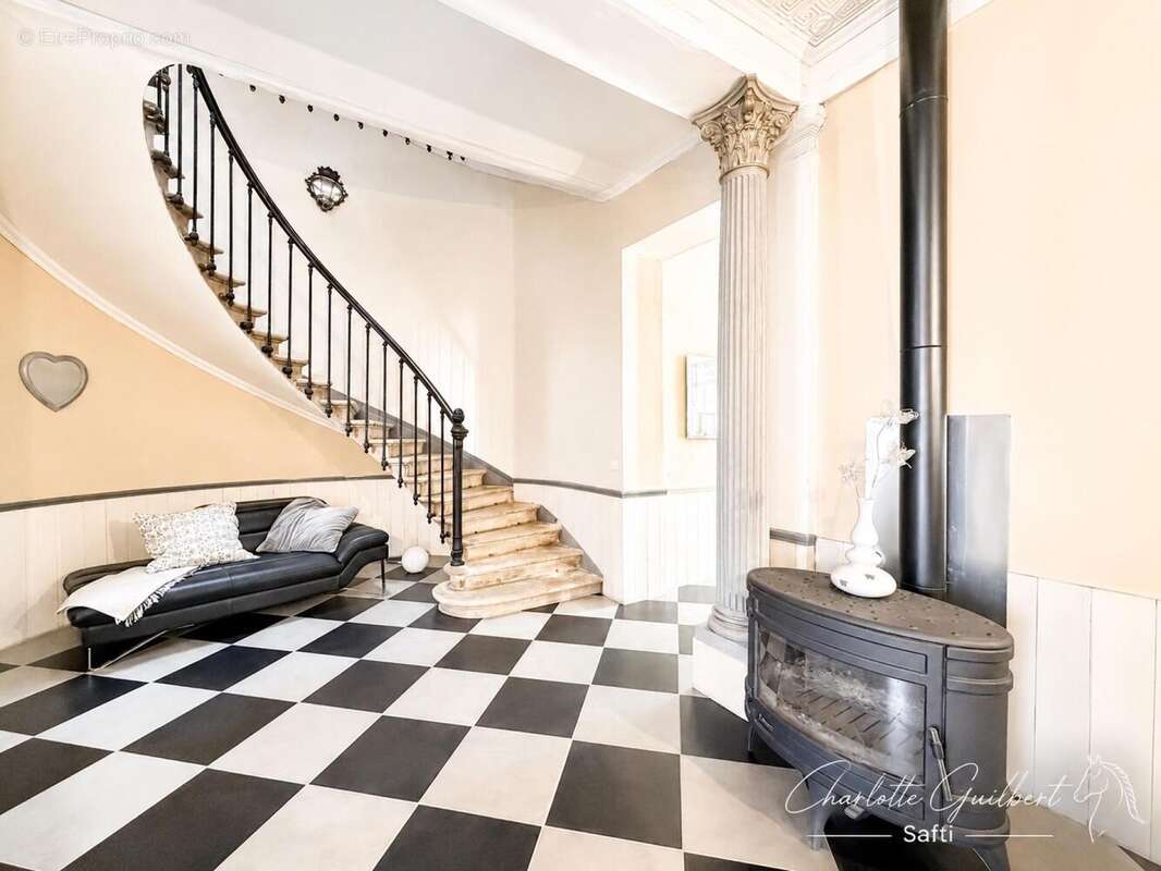 Maison 318 m² à Le Mas-D'agenais  - photo 2