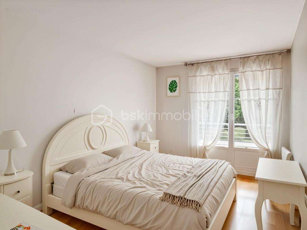 Appartement avec balcon - centre-ville - au calme - double box - photo 3