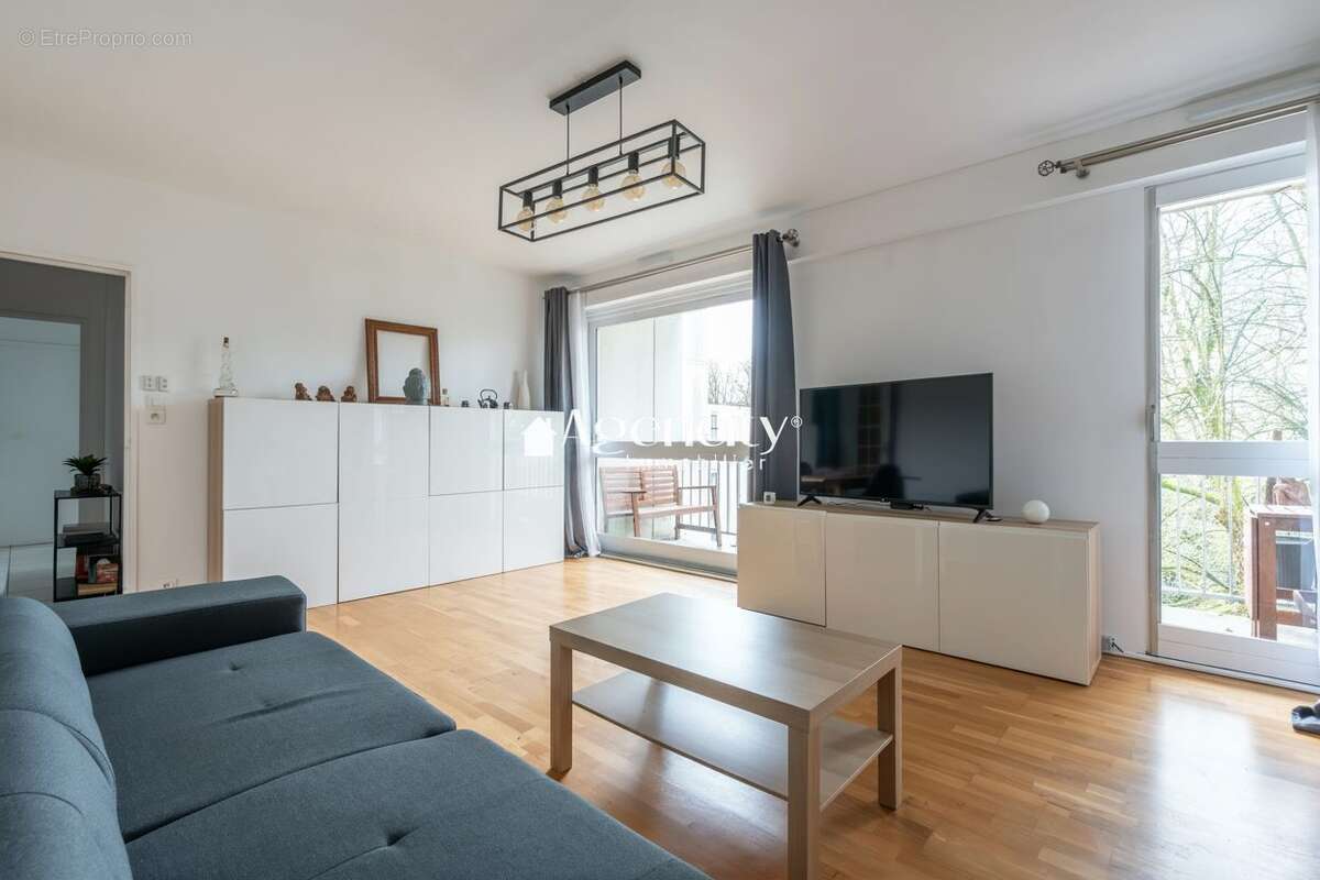 Appartement à TORCY