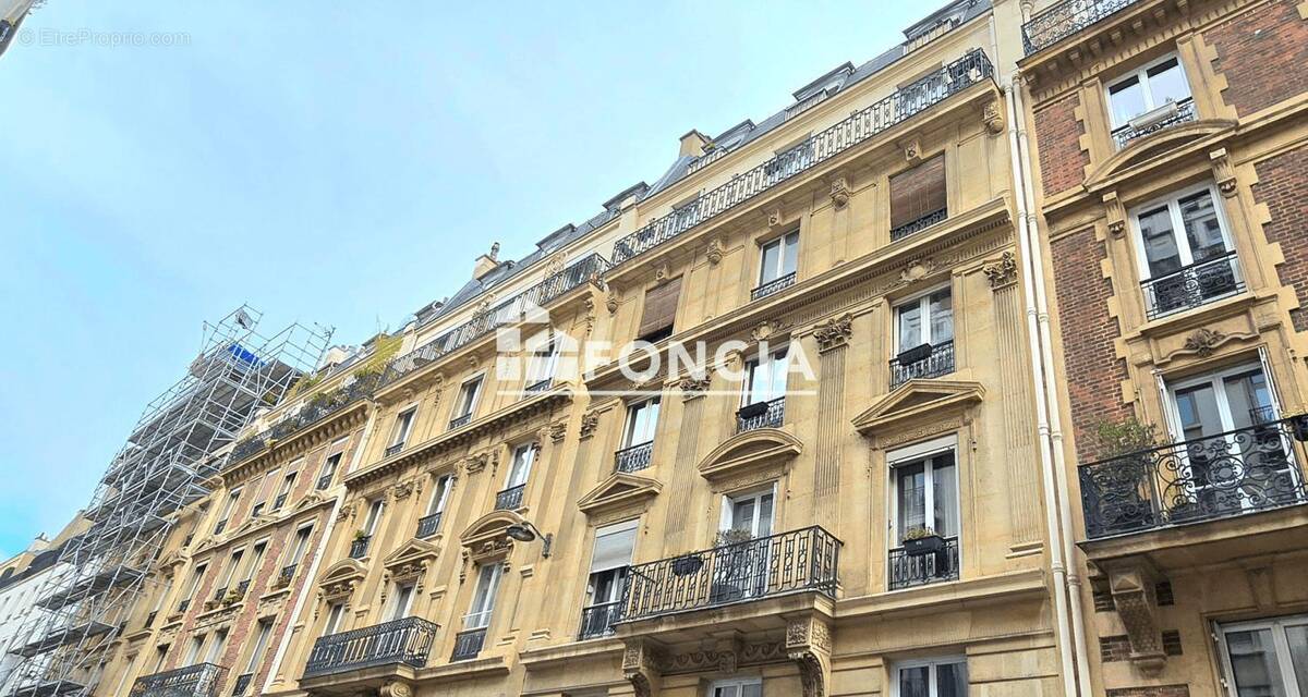 Appartement à PARIS-17E