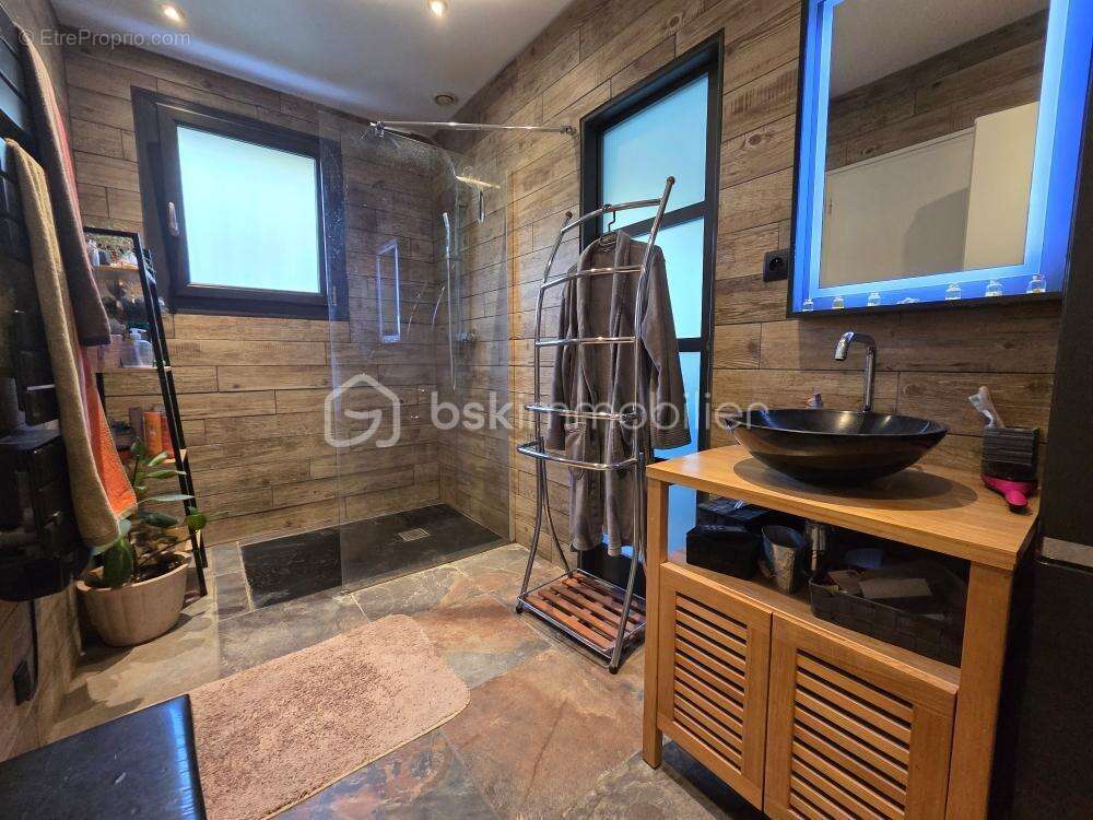 Maison à LE BUSSEAU