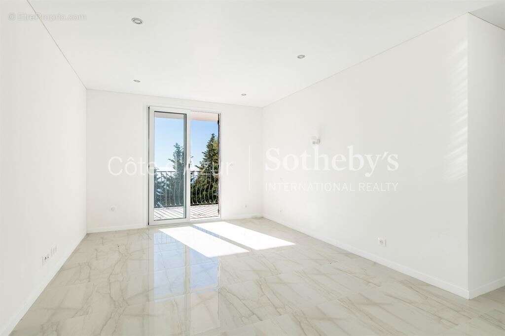 Appartement à LA TURBIE