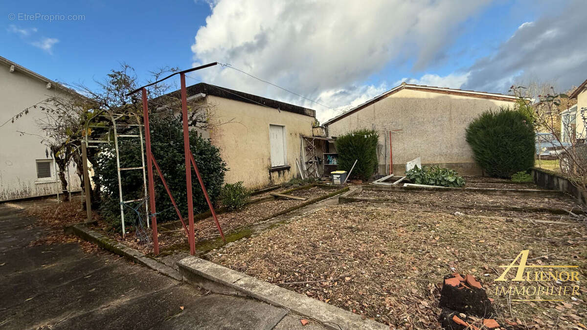 Maison à COULOUNIEIX-CHAMIERS