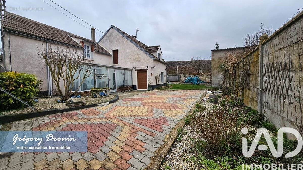 Photo 1 - Maison à BEAUMONT-DU-GATINAIS