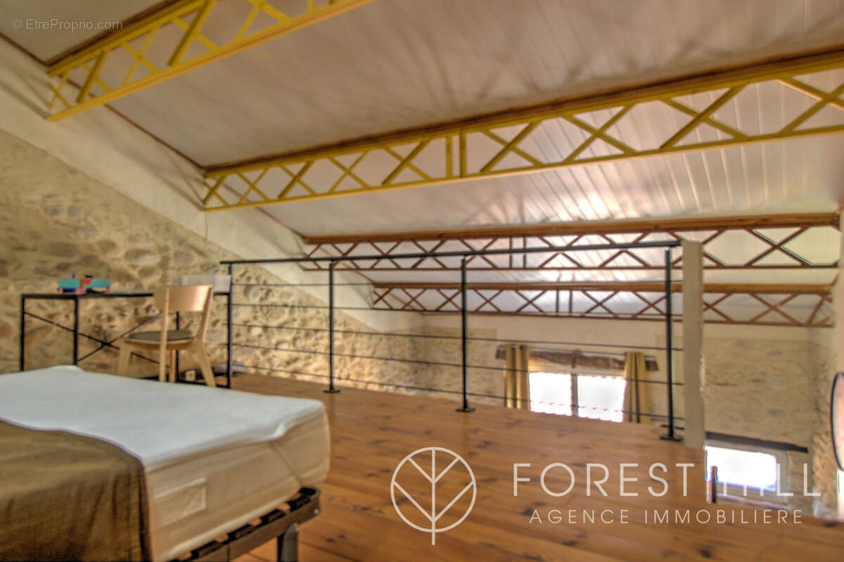 Loft alliant charme de la pierre et luminosité - photo 8