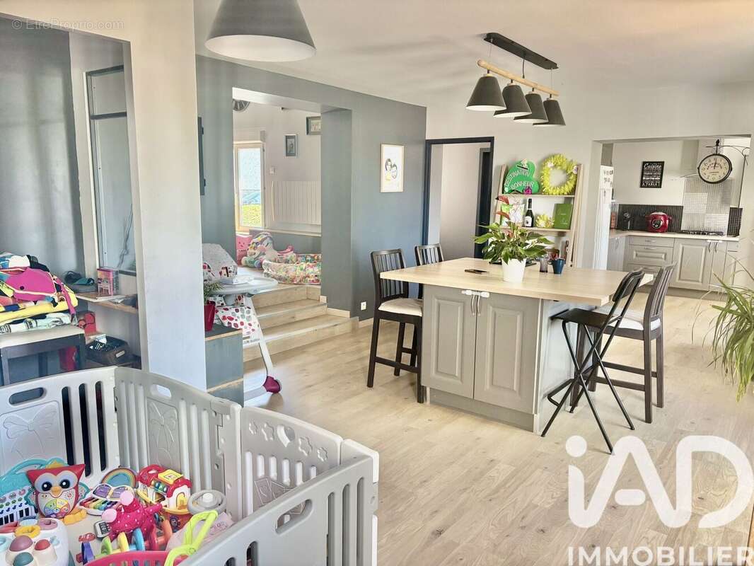 Maison 148 m² à Coux  - photo 7
