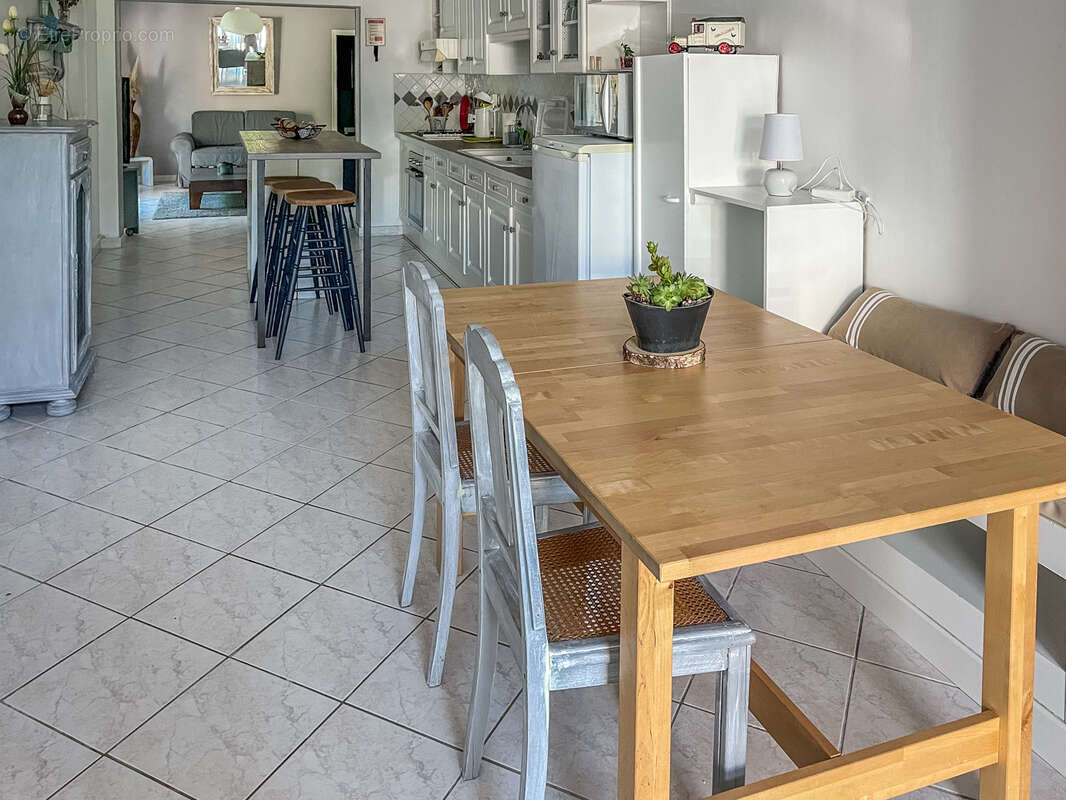 Maison à FONTCOUVERTE