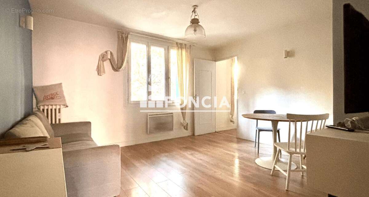 Appartement à MARSEILLE-1E