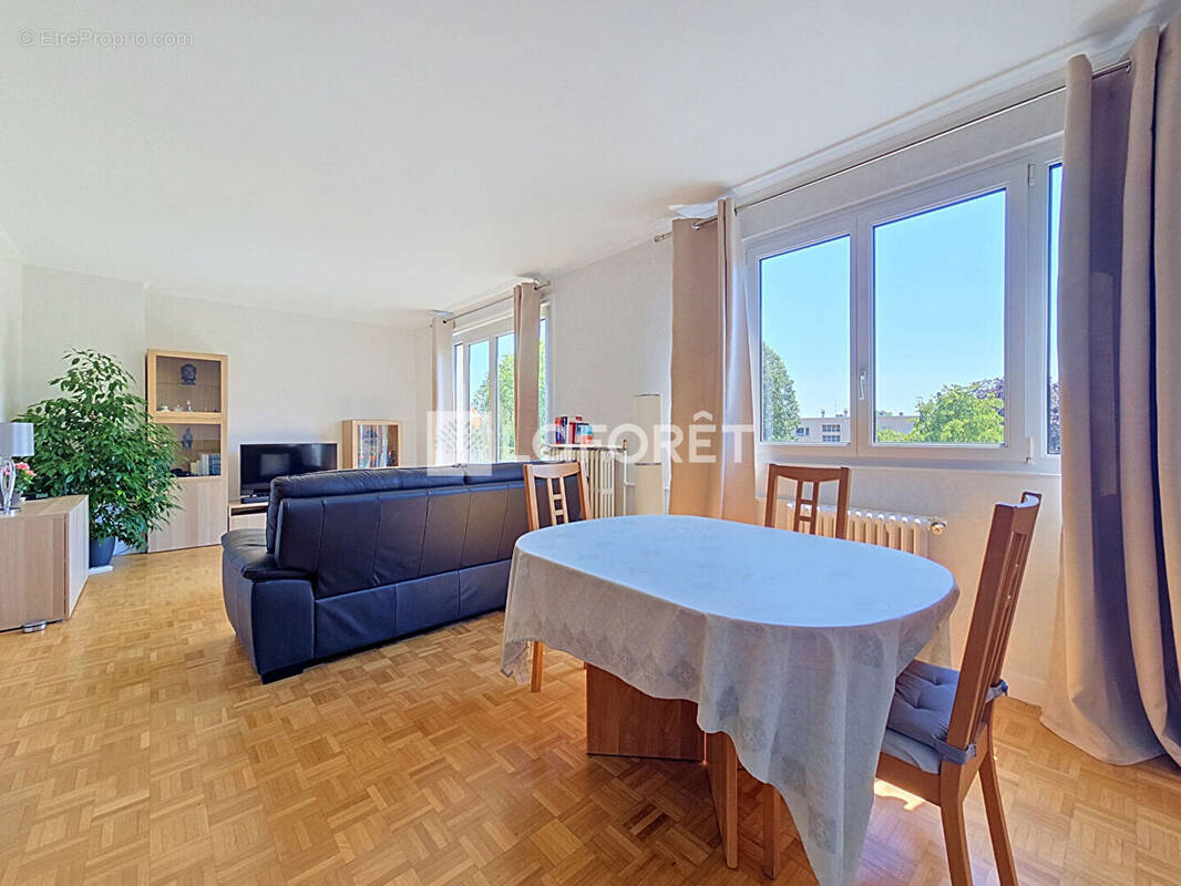 Appartement à BOURG-LA-REINE