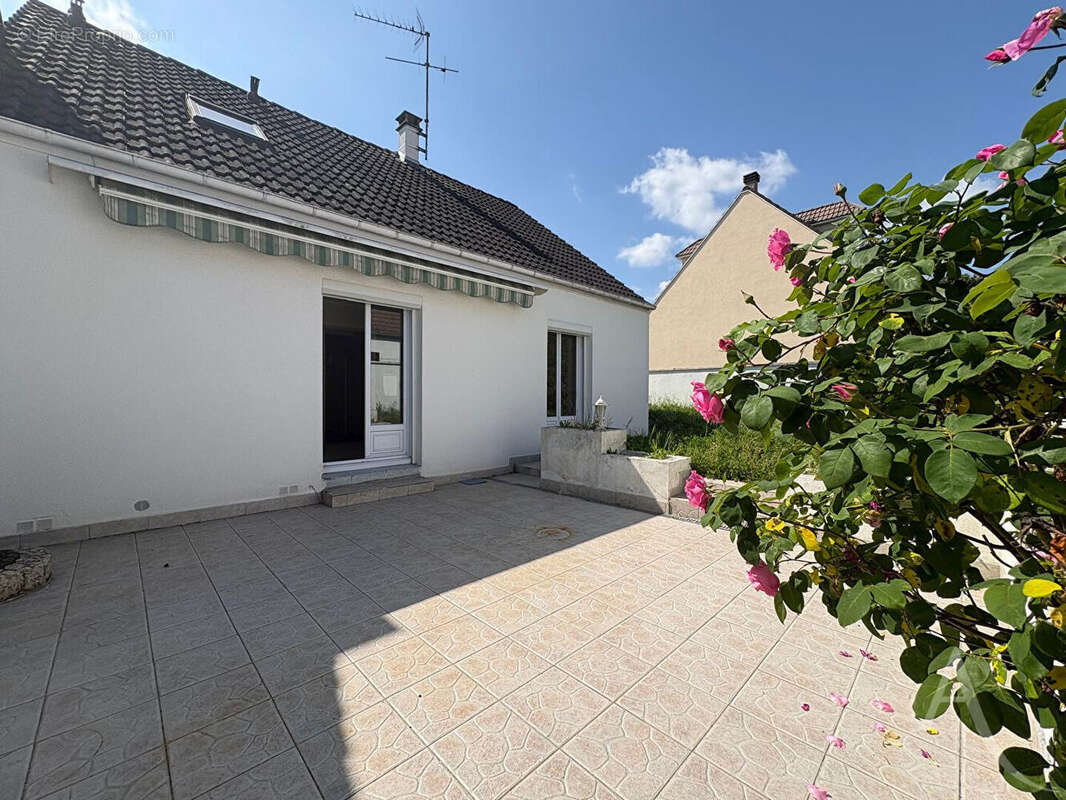 Maison à LES MUREAUX