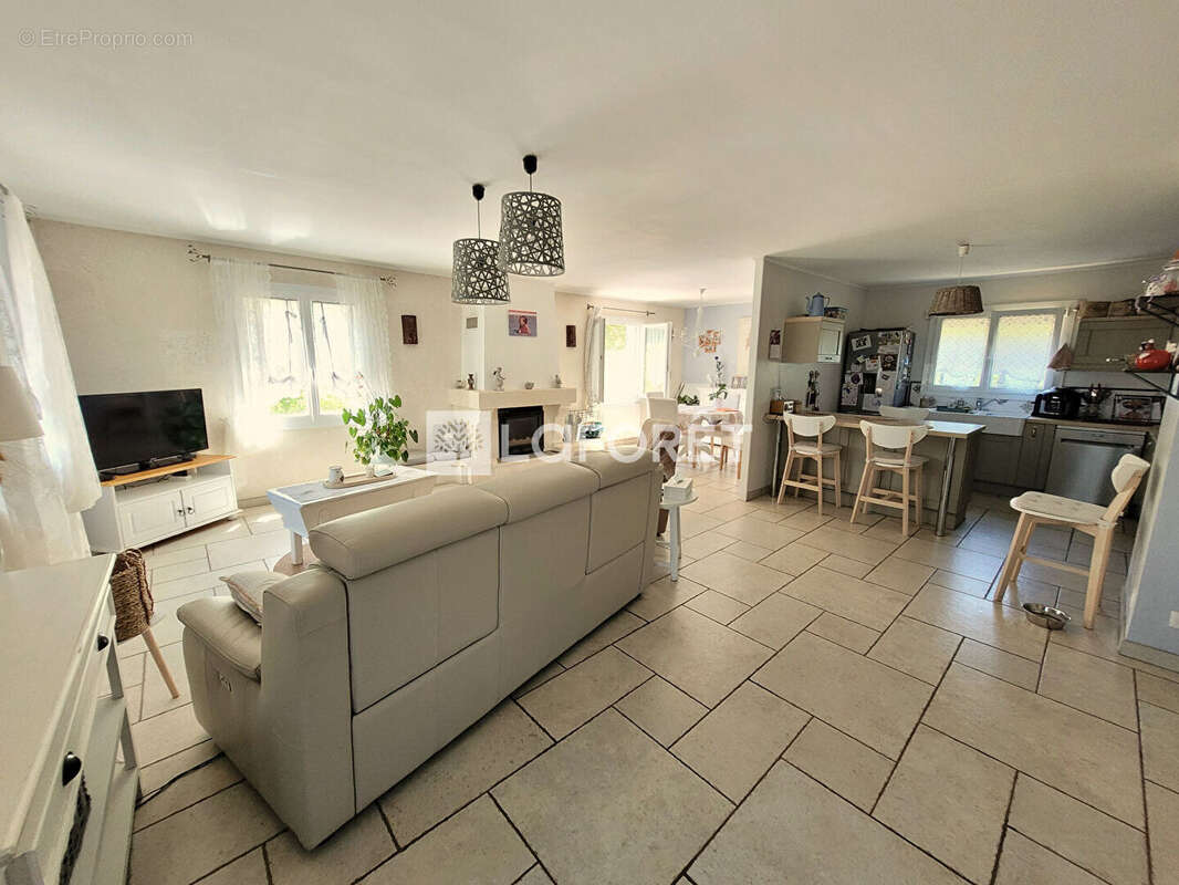 Maison Maussane Les Alpilles 7 pièce(s) 145 m2 - photo 8