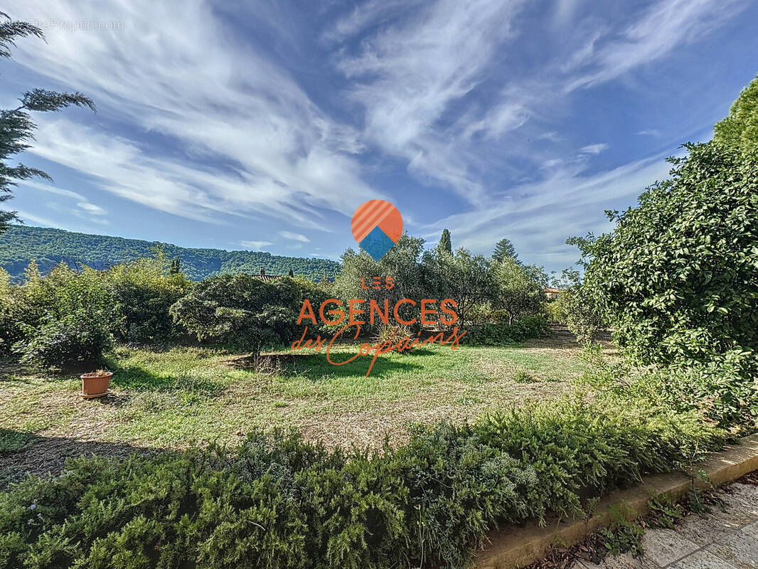 Appartement à LE CASTELLET