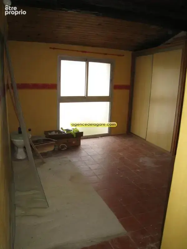 Mur et local commercial vide - photo 6