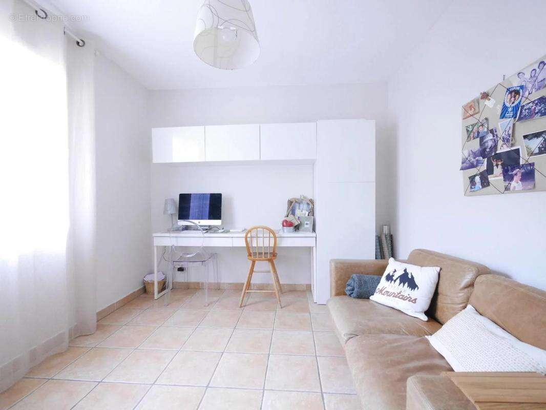 Maison à BELLEGARDE