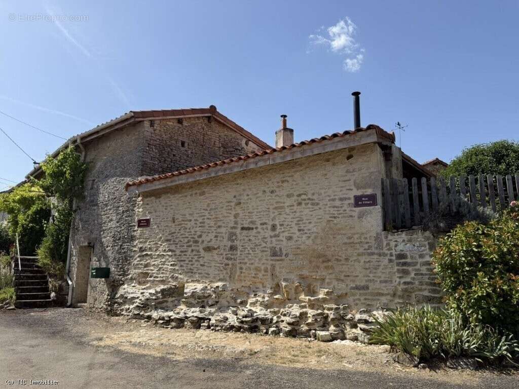 Maison à NANTEUIL-EN-VALLEE