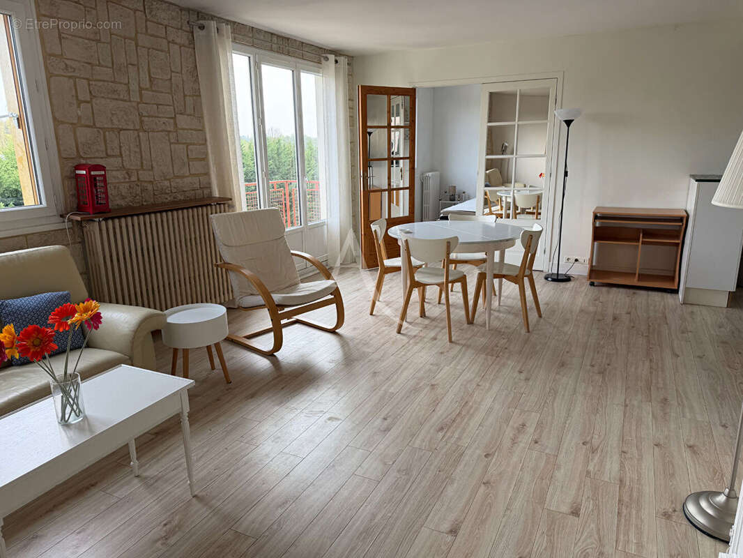 Appartement à EPINAY-SUR-ORGE