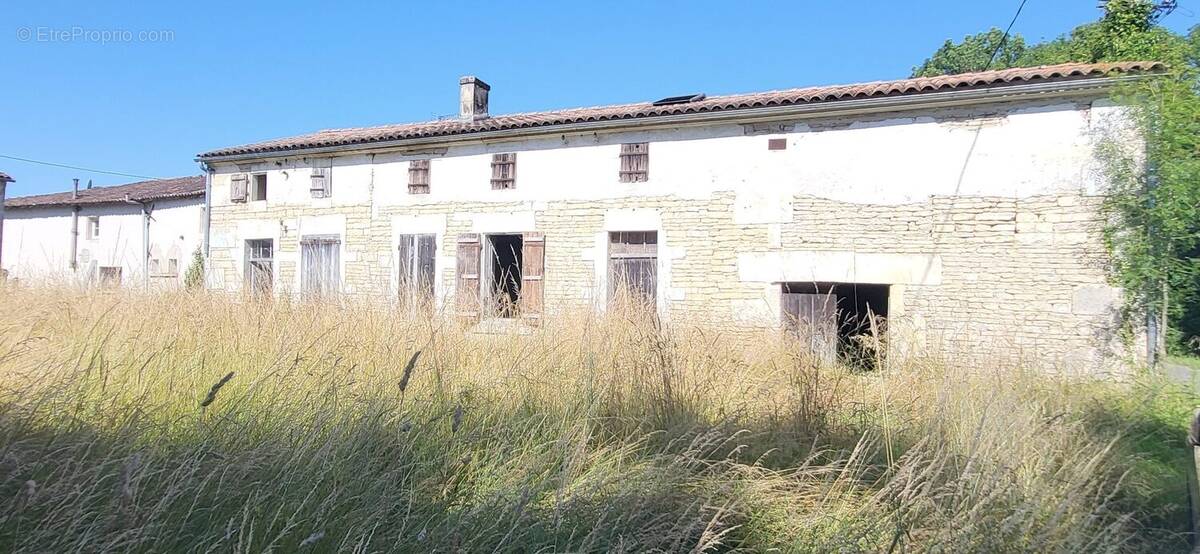 Maison à CHERVES-RICHEMONT