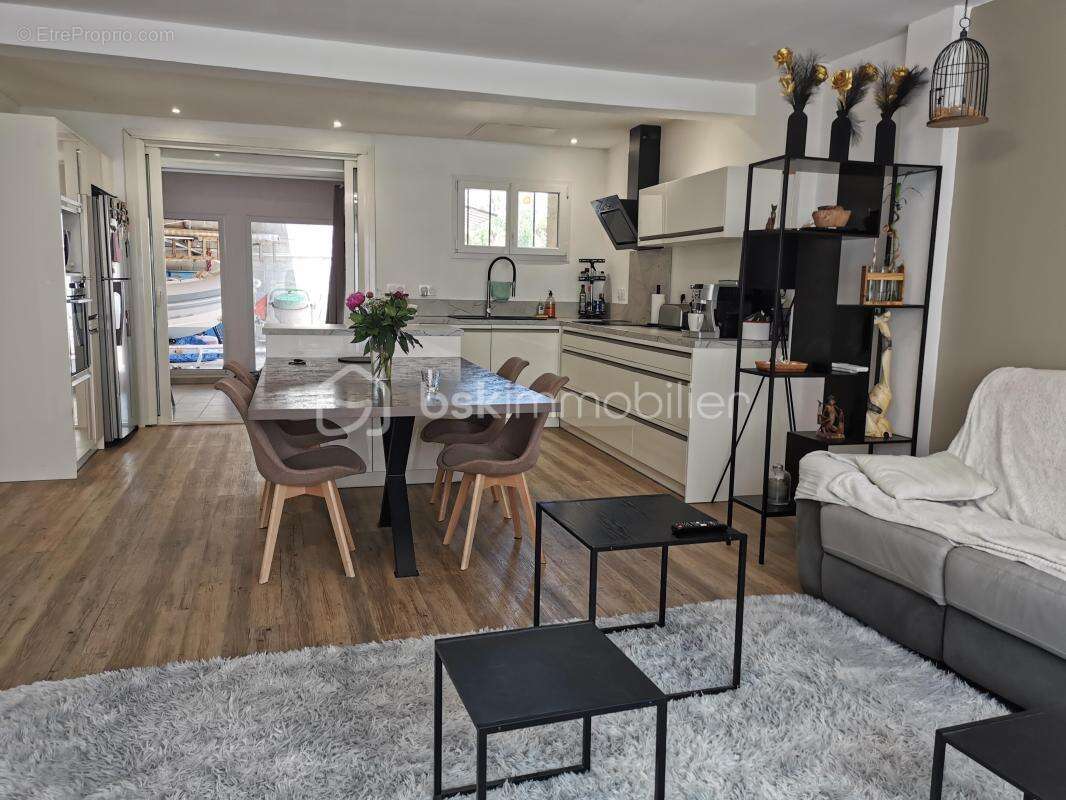 Maison à SAINT-ESTEVE