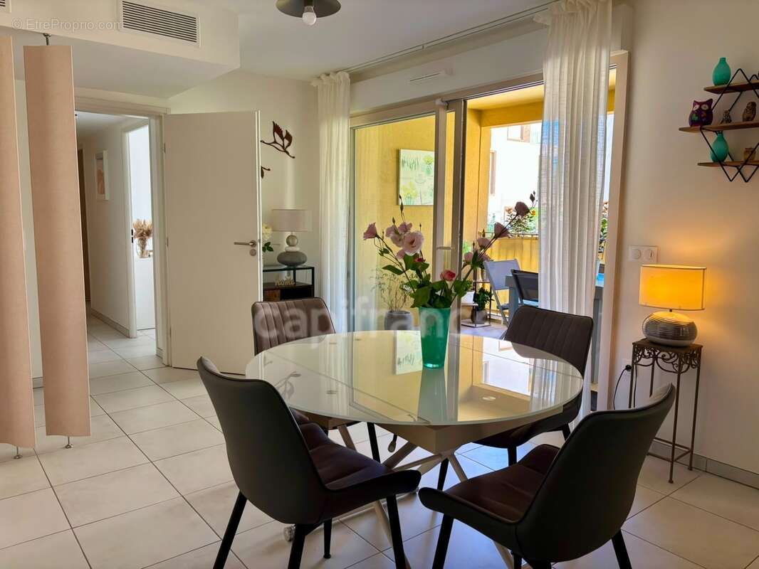 Appartement à vendre 4 pièces HYERES (83) - Plain pied - 2 parkings - 2 terrasses - photo 18