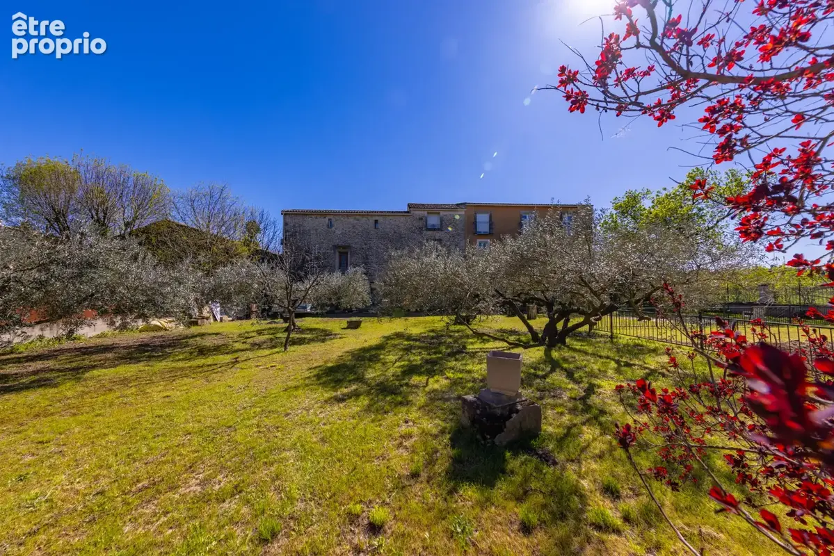 Duplex de charme avec terrasse, jardin et vue sur le château de Sommières - photo 13