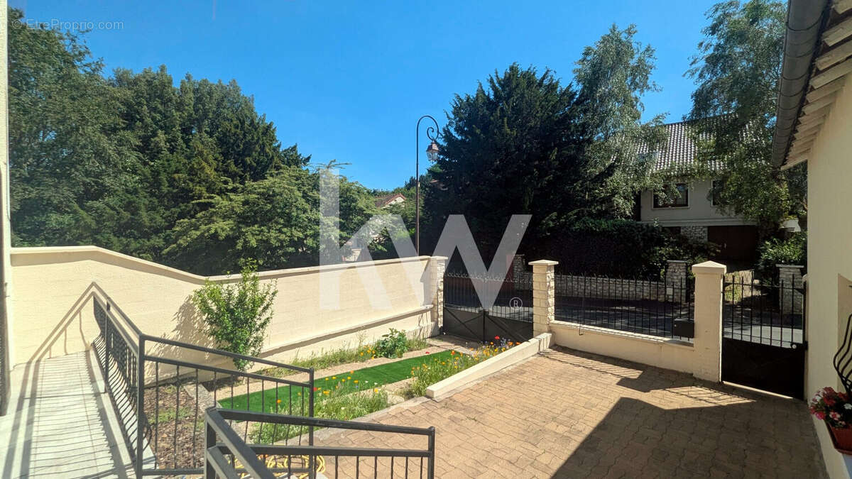 Maison 86 m² à Montmorency  - photo 2
