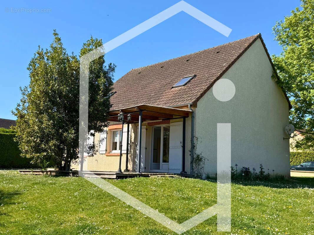 Maison à COSNE-COURS-SUR-LOIRE