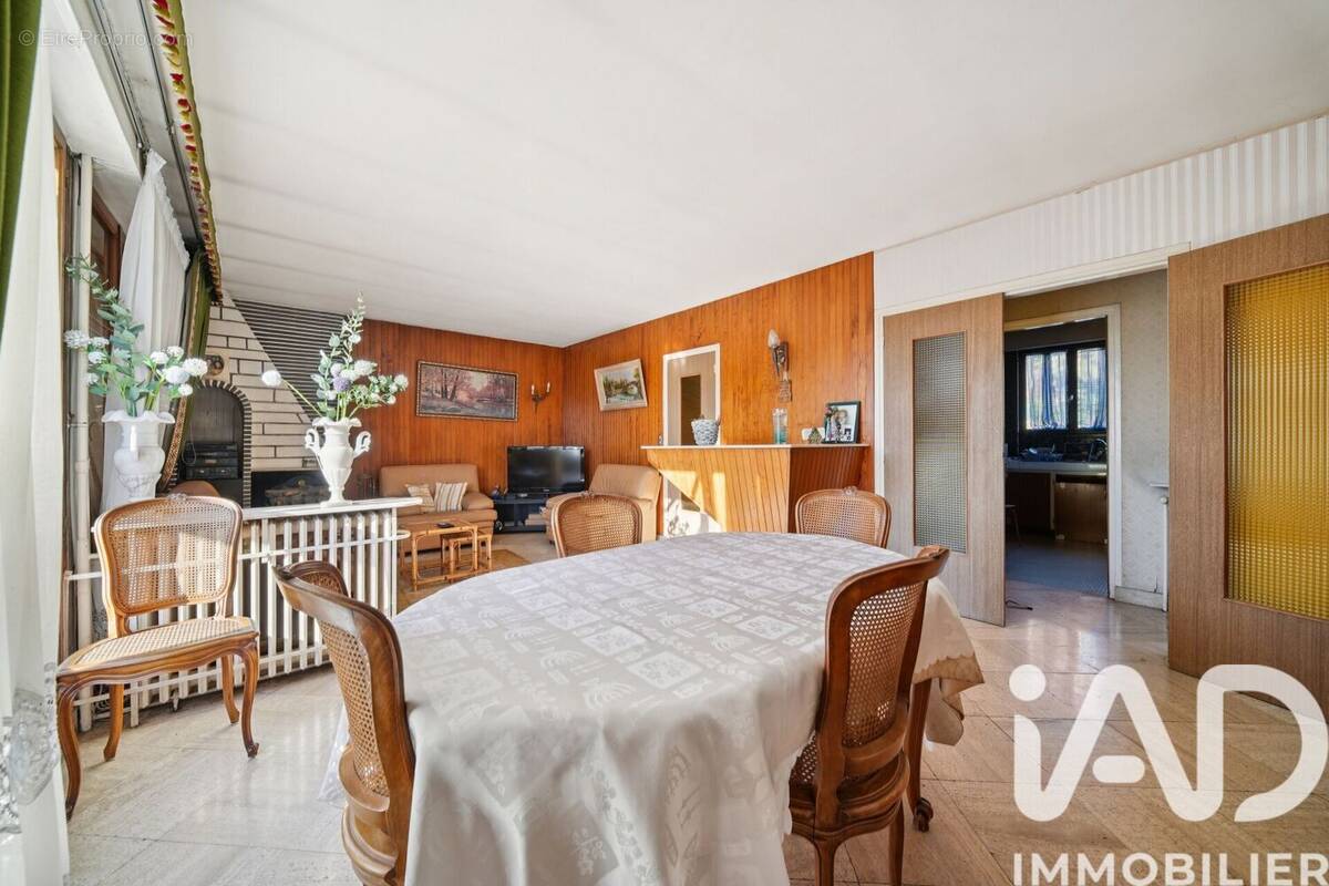 Photo 1 - Maison à LE PLESSIS-ROBINSON