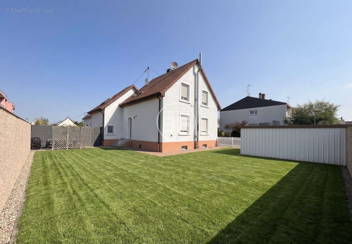 Maison 84 m² à Saint-Louis  - photo 3