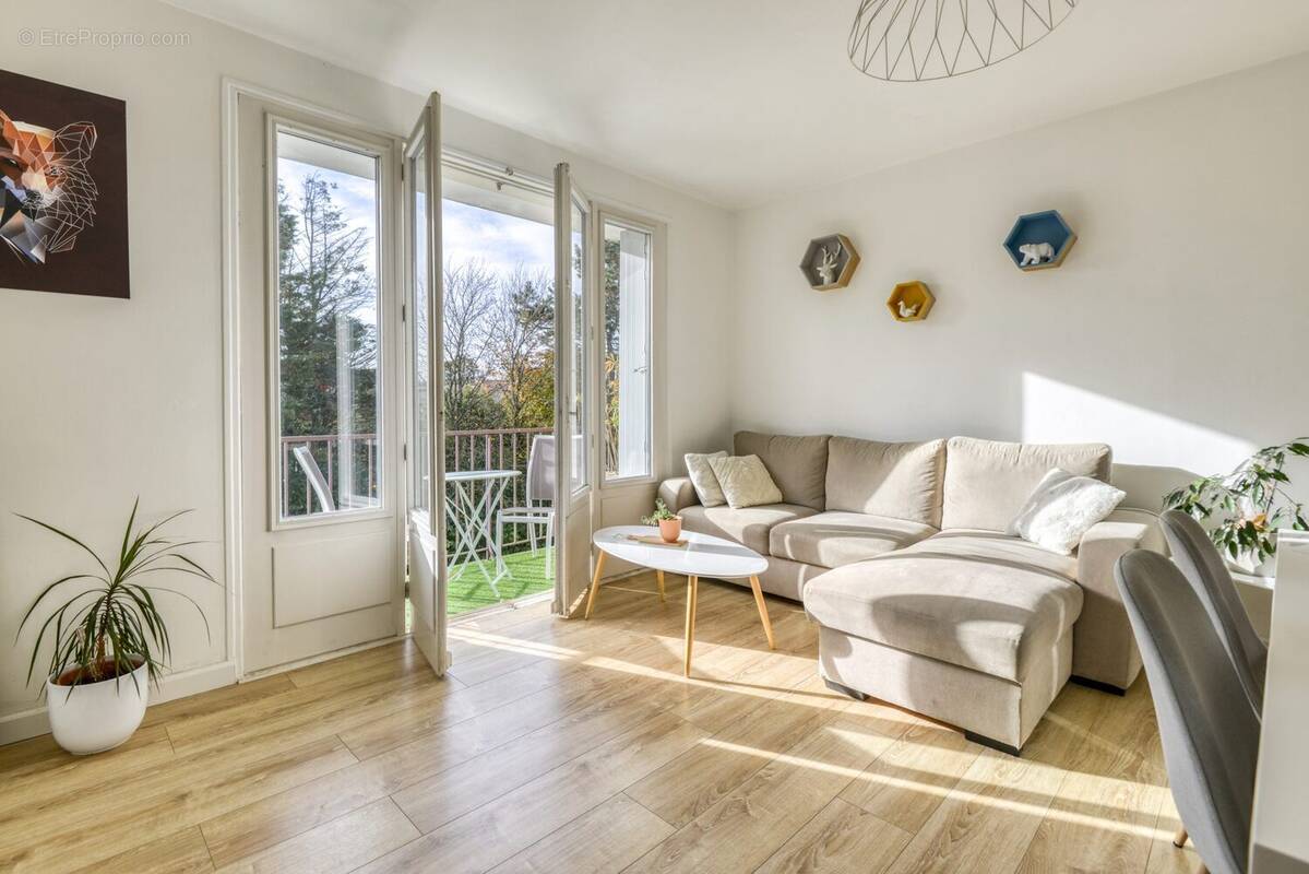 Appartement à SAINT-SEBASTIEN-SUR-LOIRE